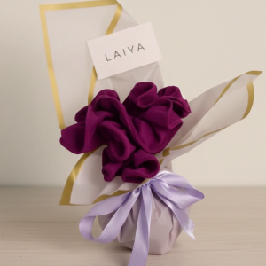 Le Solitaire LAIYA : Bouquet Individuel Hijab Premium (Prune)